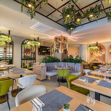 Hotel Dukat Гура-Гуморулуй Экстерьер фото
