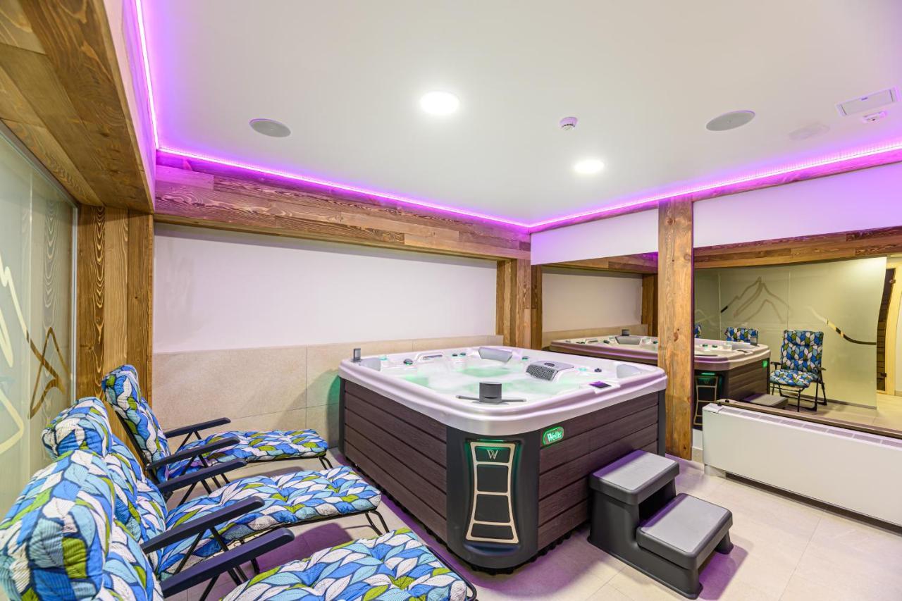 Hotel Dukat Гура-Гуморулуй Экстерьер фото