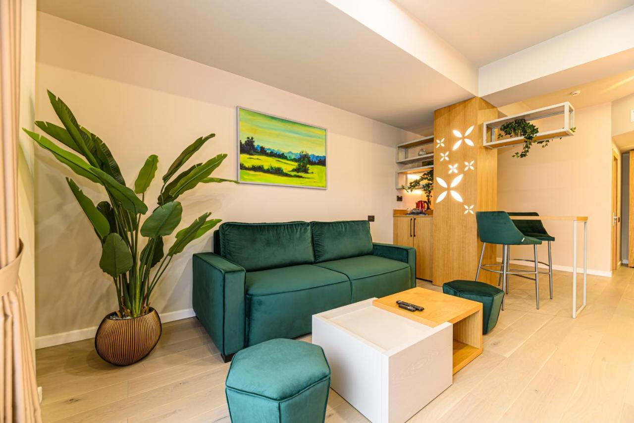 Hotel Dukat Гура-Гуморулуй Экстерьер фото
