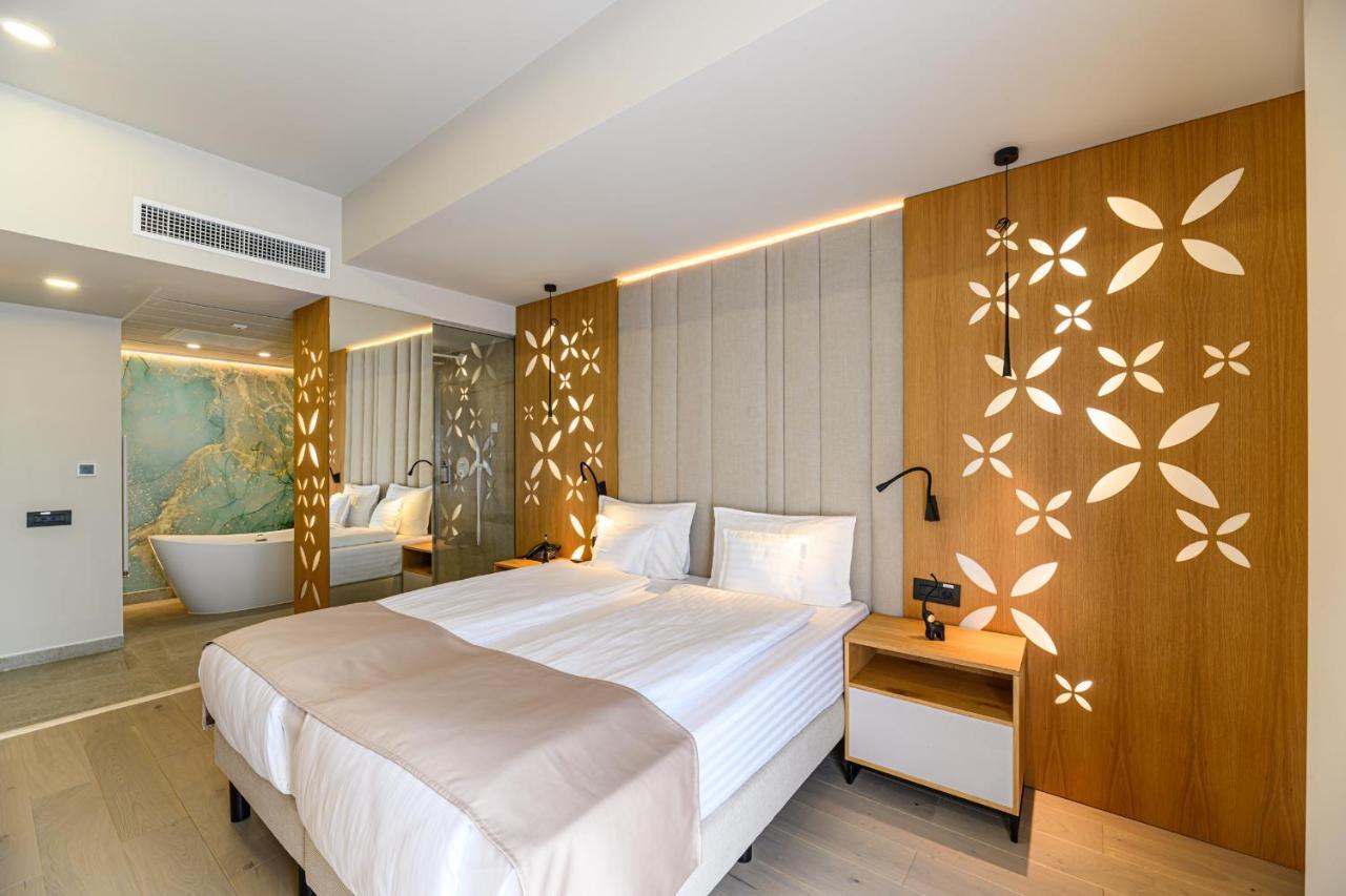 Hotel Dukat Гура-Гуморулуй Экстерьер фото
