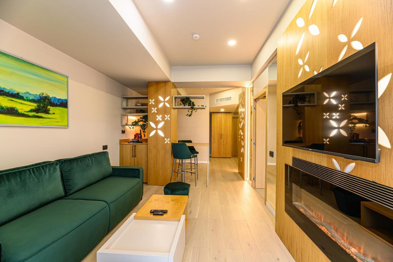 Hotel Dukat Гура-Гуморулуй Экстерьер фото