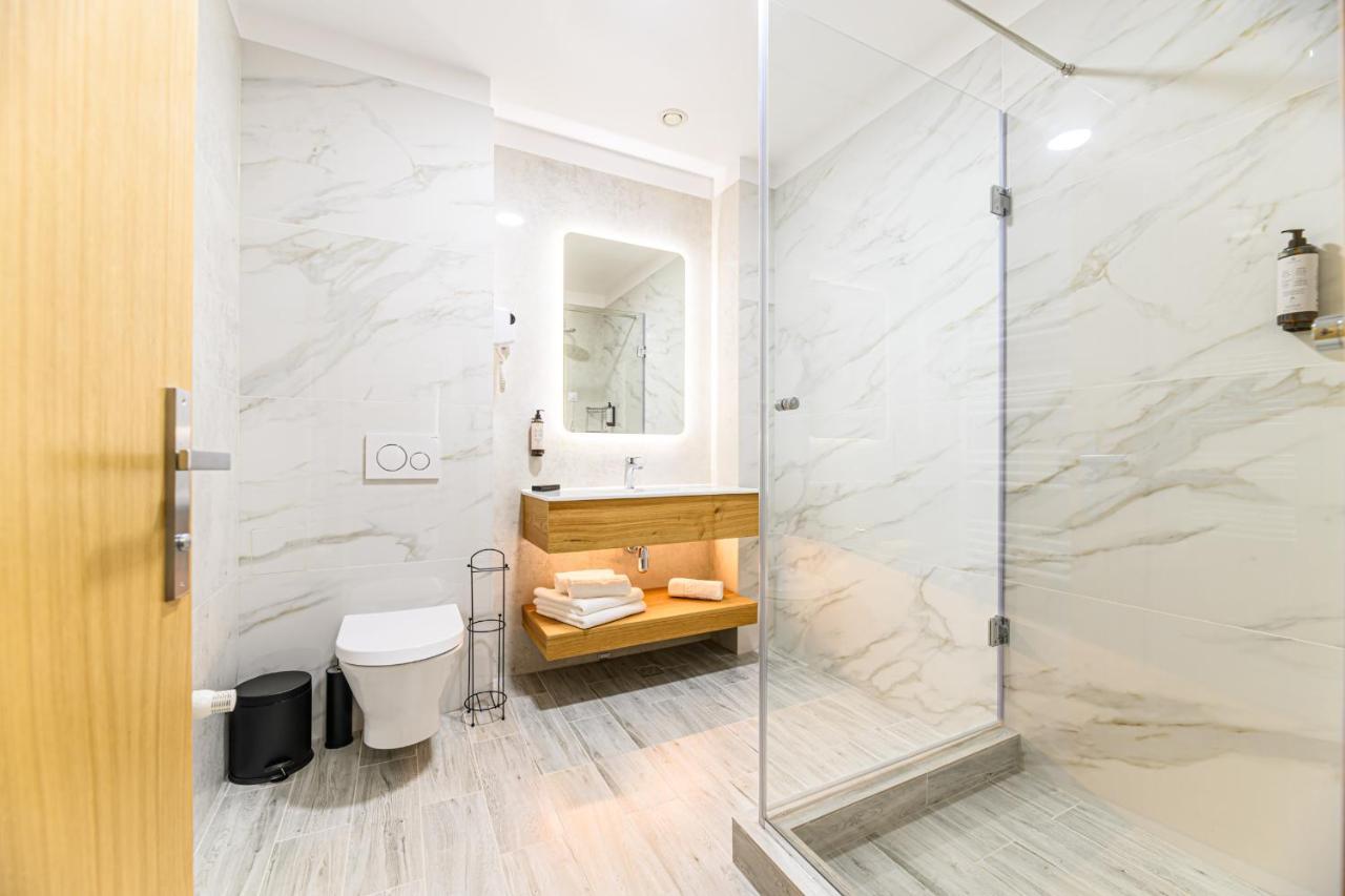Hotel Dukat Гура-Гуморулуй Экстерьер фото