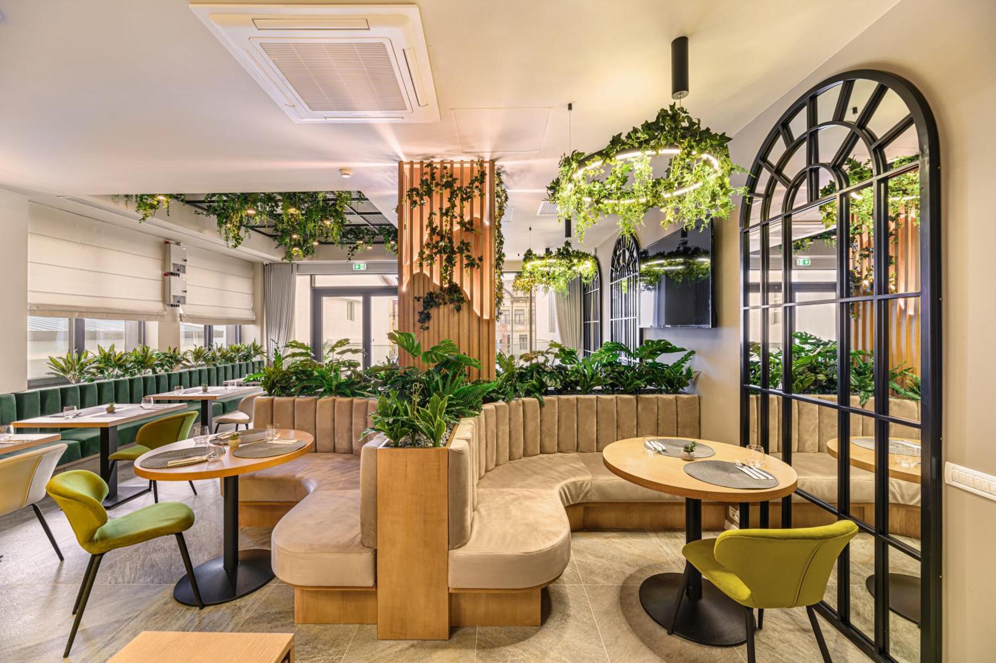 Hotel Dukat Гура-Гуморулуй Экстерьер фото