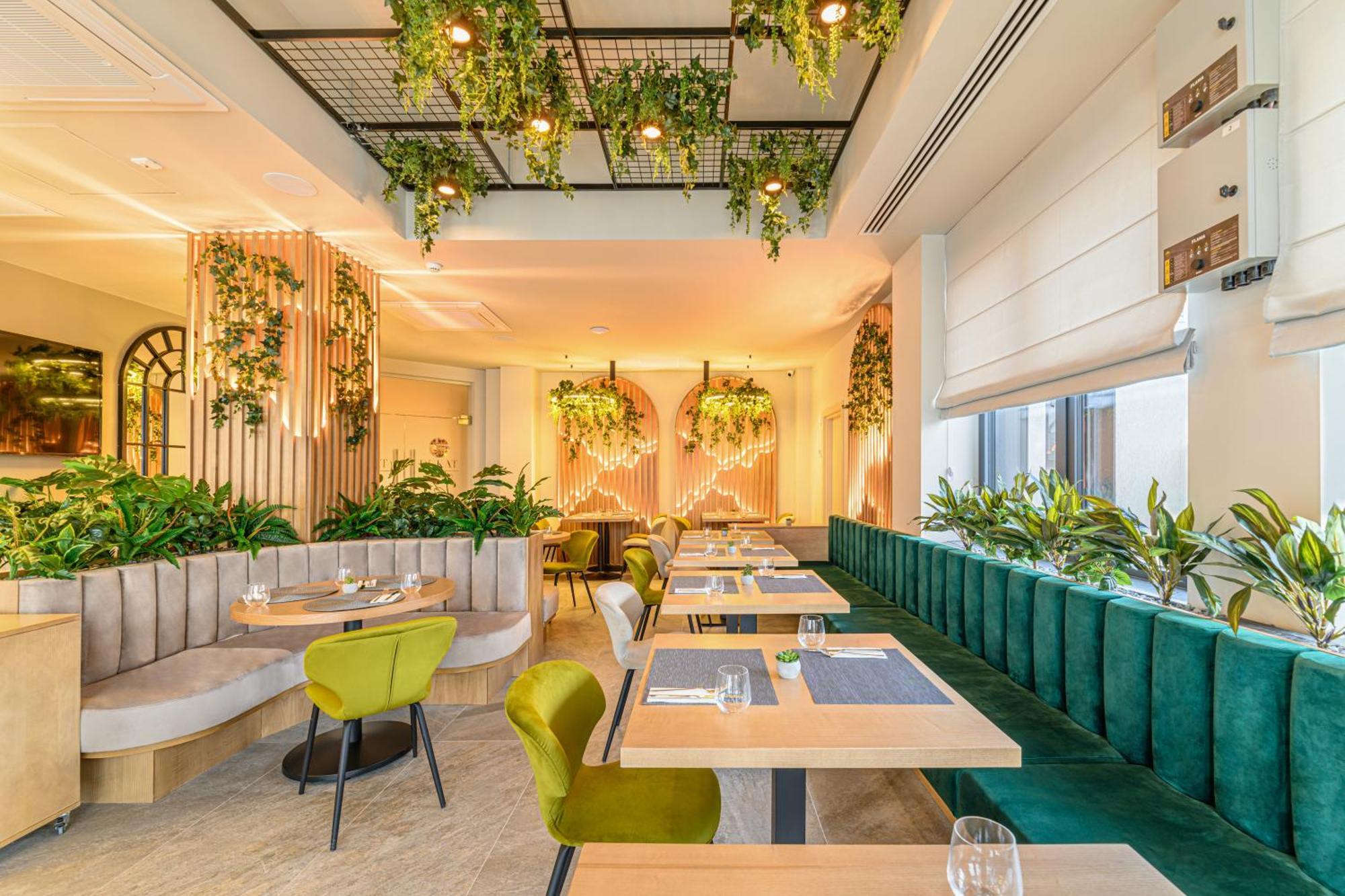 Hotel Dukat Гура-Гуморулуй Экстерьер фото