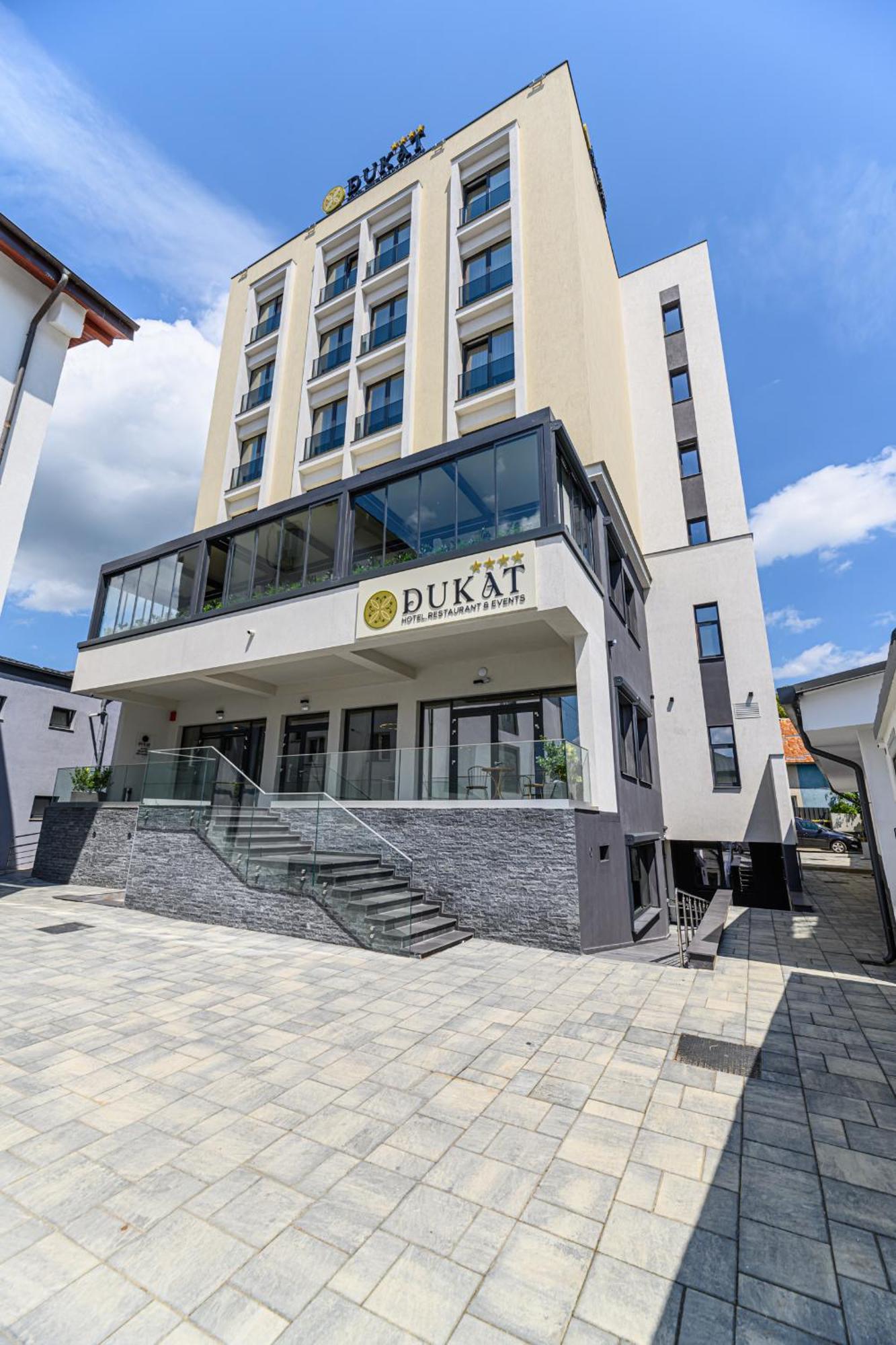 Hotel Dukat Гура-Гуморулуй Экстерьер фото